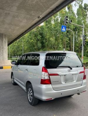 Xe Toyota Innova 2.0E 2015