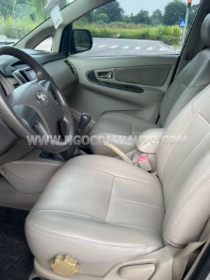 Xe Toyota Innova 2.0E 2015