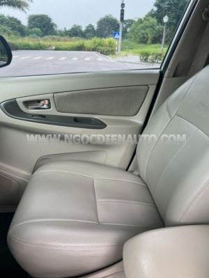 Xe Toyota Innova 2.0E 2015